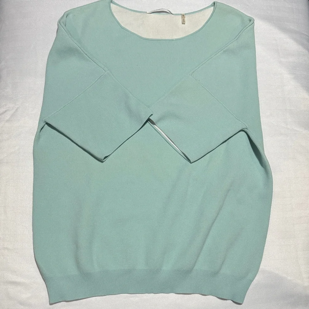 Tahari Women's Scoop Neck Sweater in Seafoam